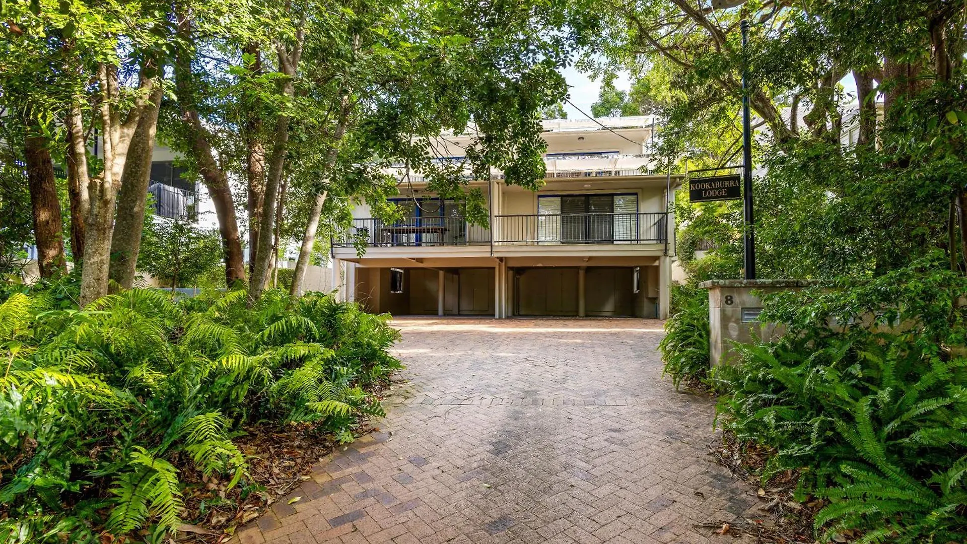 Apartment Unit 3 Kookaburra Lodge 8 Little Cove Road Little Cove Noosa Heads